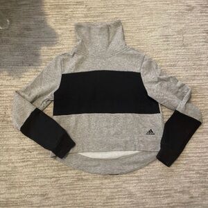 Adidas sweater XS